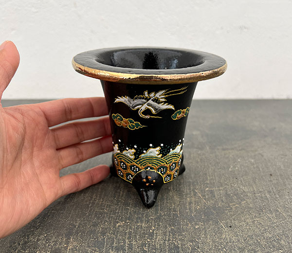 オモト鉢：錦鉢　鶴（つる）と波・黒【268743】／外径10.2cm（内径7.5cm）