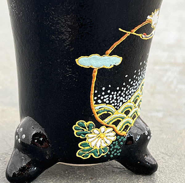 オモト鉢：錦鉢　鶴（つる）と菊・黒【268744】／外径10.2cm（内径7.5cm）
