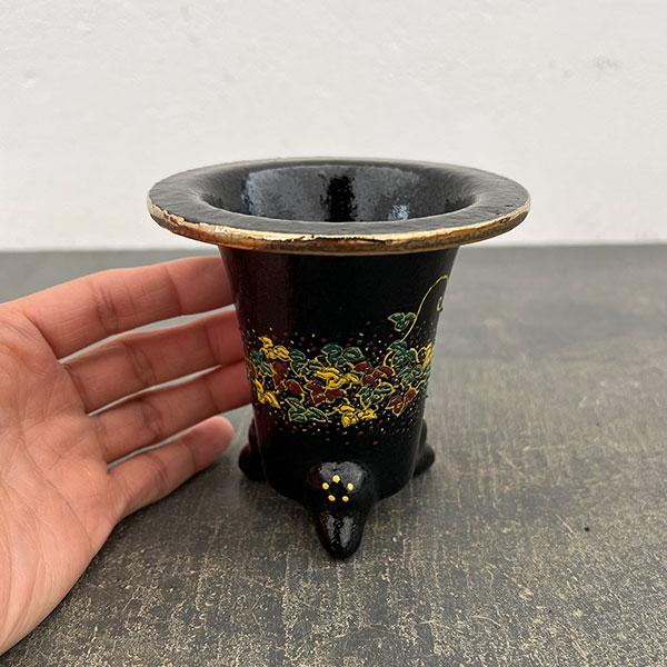 オモト鉢：錦鉢　蔦（つた）・黒【268746】／外径9.5cm（内径6.8cm）