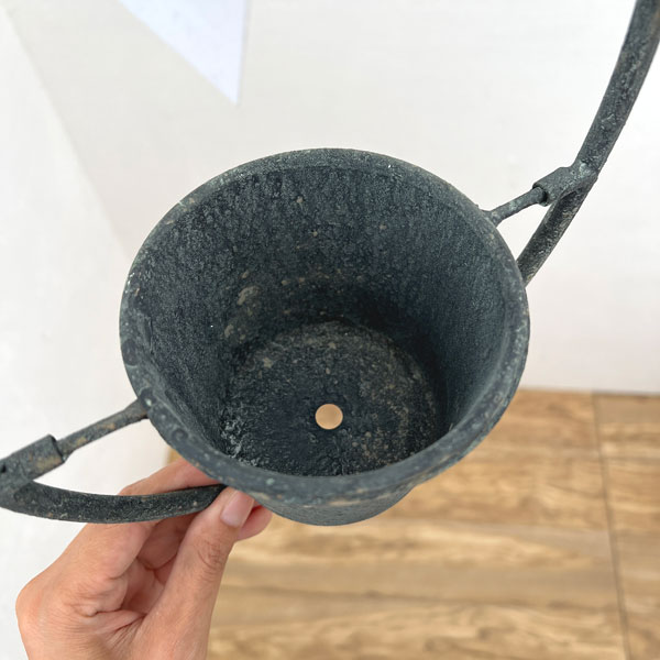 オーバルアイアンポットDGY（UF758）幅20cm、高さ26cm（内径9.5cm）