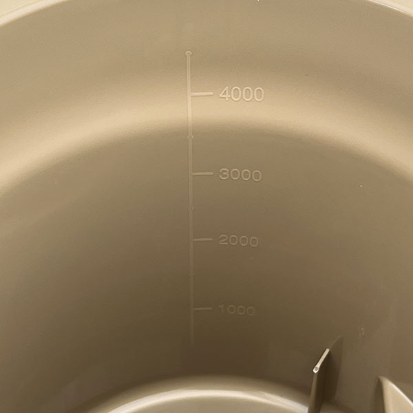 注ぎ口付きバケツ・エンジョイ 5L(39.2cm、25.5cm、高さ20.5cm)サンドブラウン