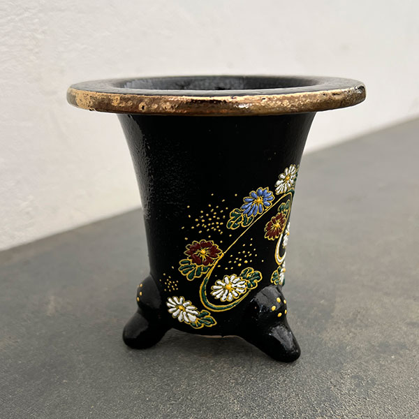 オモト鉢:錦鉢 菊(きく)・黒【273163】/外径10.5cm(内径7.5cm)