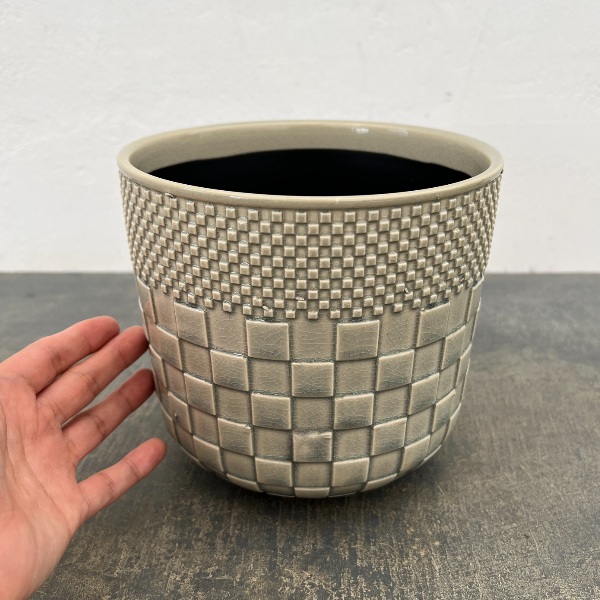 プラッド ポット:ライトグレー/Lサイズ(直径18.1cm、高さ17.2cm)