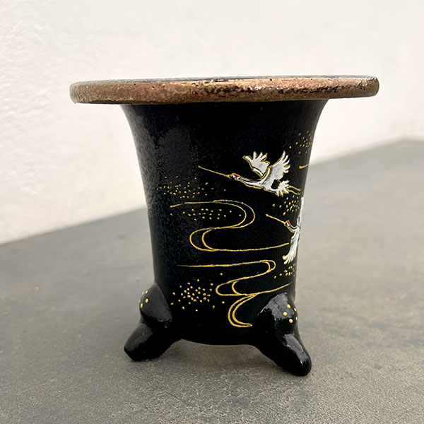 オモト鉢:錦鉢 鶴(つる)・黒【273790】/外径10.7cm(内径7.5cm)