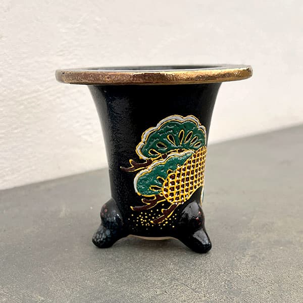 オモト鉢：錦鉢　松（まつ）・黒【232793】／外径10.4cm（内径7.4cm）