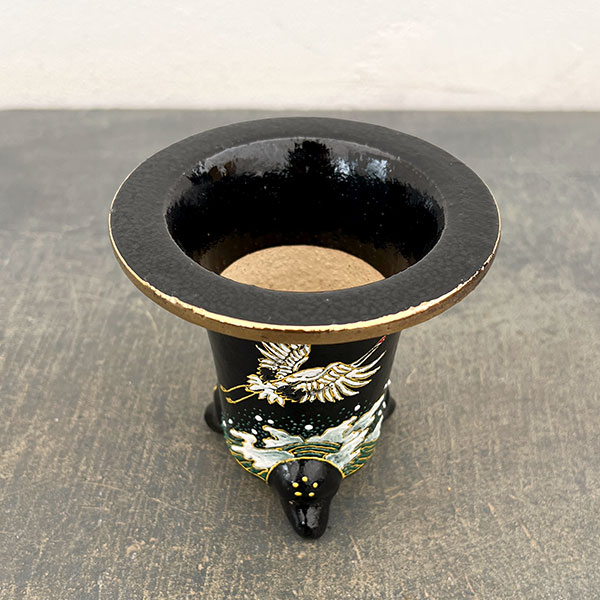 オモト鉢：錦鉢　鶴（つる）＆波・黒【273794】／外径10.2cm（内径7.3cm）