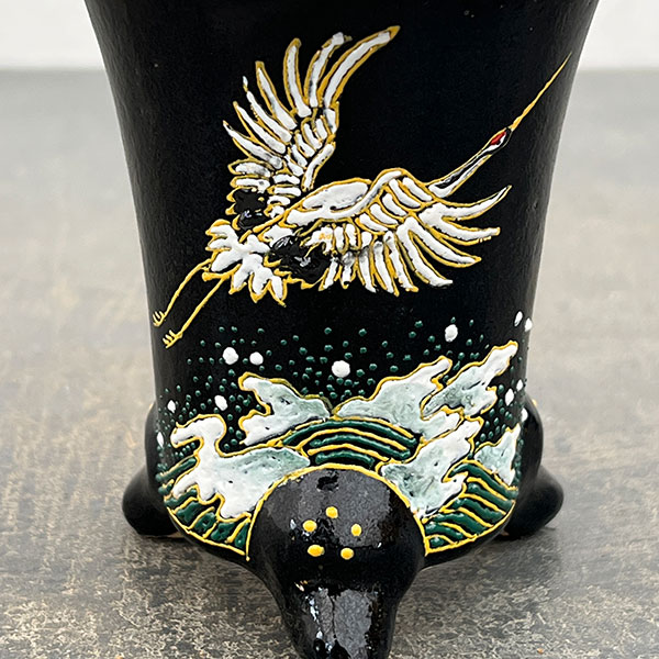 オモト鉢：錦鉢　鶴（つる）＆波・黒【273794】／外径10.2cm（内径7.3cm）