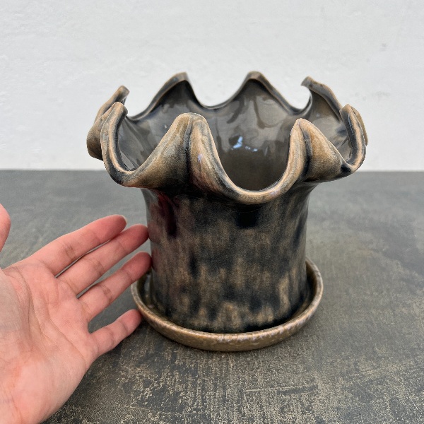 タロンポット アンド ソーサー Mサイズ グレー(幅17cm、高さ15cm)