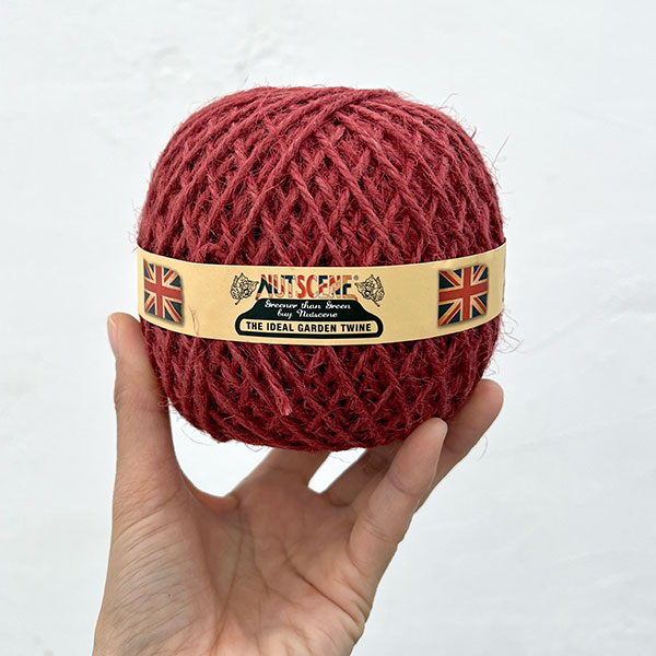 Nutsceneの麻紐ラージボール（120m）レッド