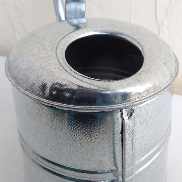 水差し:ブリキウォータリングカン フレンチ1リットル