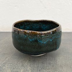 リキュウ ポット：TENMOKU青／Mサイズ（直径約11.0cm、高さ約6.7cm）