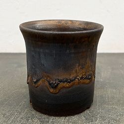 信楽焼き：金彩ラッパ型 3号（直径約10cm）