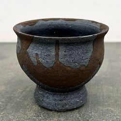 信楽焼き：金彩流しカップ型 S（直径約8.5cm）