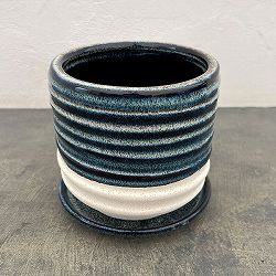 スパイラル ポット アンド ソーサー：ブルー／Mサイズ（直径14.5cm、高さ14cm）