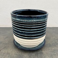 スパイラル ポット アンド ソーサー：ブルー／Lサイズ（直径17cm、高さ17.1cm）