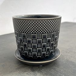 プラッド ポット アンド ソーサー：ブラック／Sサイズ（直径11.3cm、高さ10.2cm）