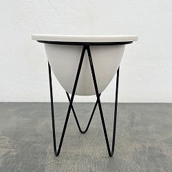 樹脂製鉢カバー・シティブレードSS ホワイト（底穴無し・直径19cm）／アイアンスタンドM（高さ21cm）