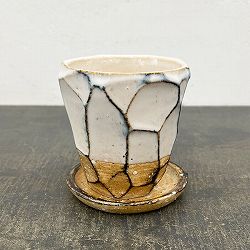 信楽焼き：アヤメポット S（直径約10cm）ホワイト・受け皿付