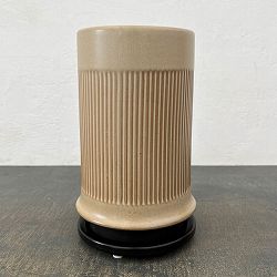 ミネルバ：トールベージュ（直径約13cm・高さ21.5cm）／黒マット受け皿付き