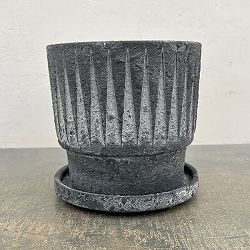 レリーフポット アンド ソーサー Lサイズ ブラック（直径17cm、高さ17m）